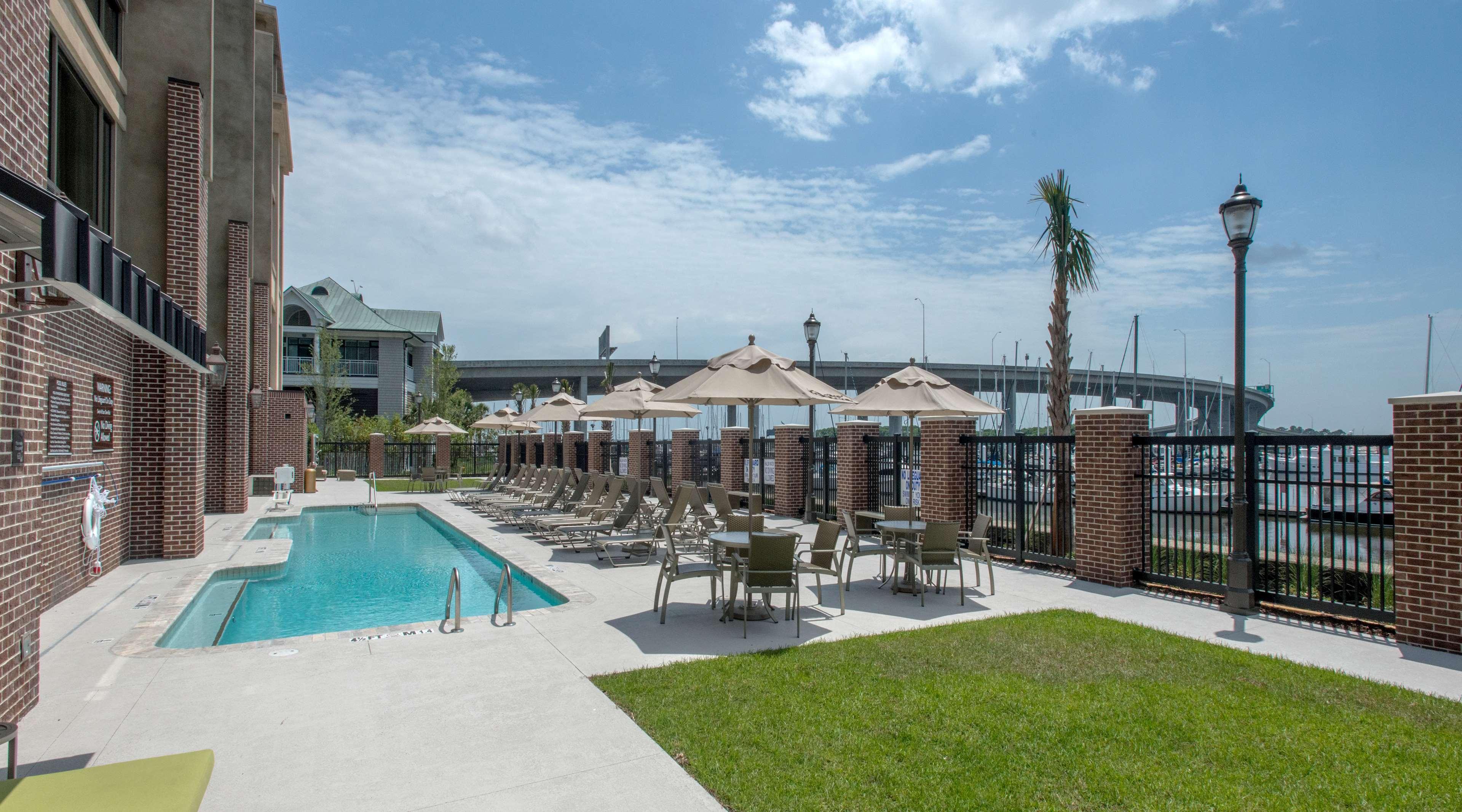 Hilton Garden Inn Charleston Waterfront/Downtown Exteriér fotografie